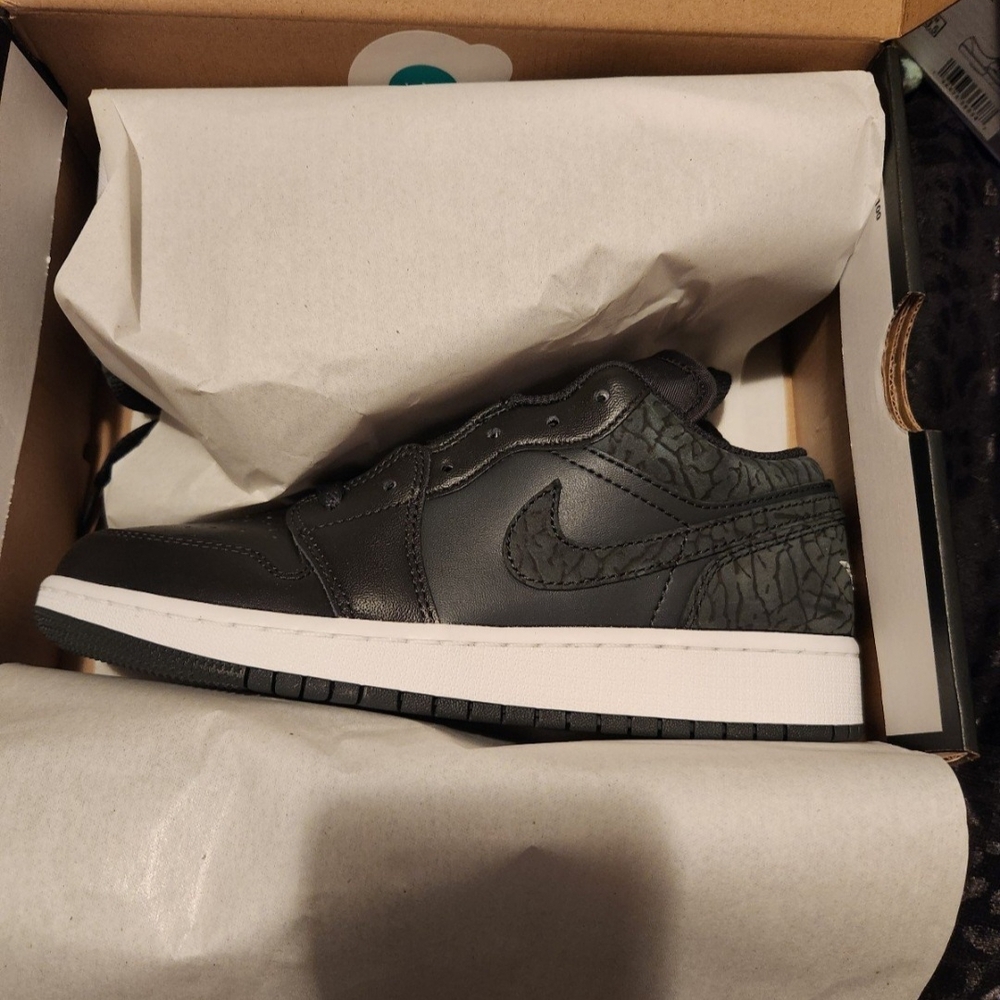 Air Jordan 1 Low SE  Black and Gray Sneakers